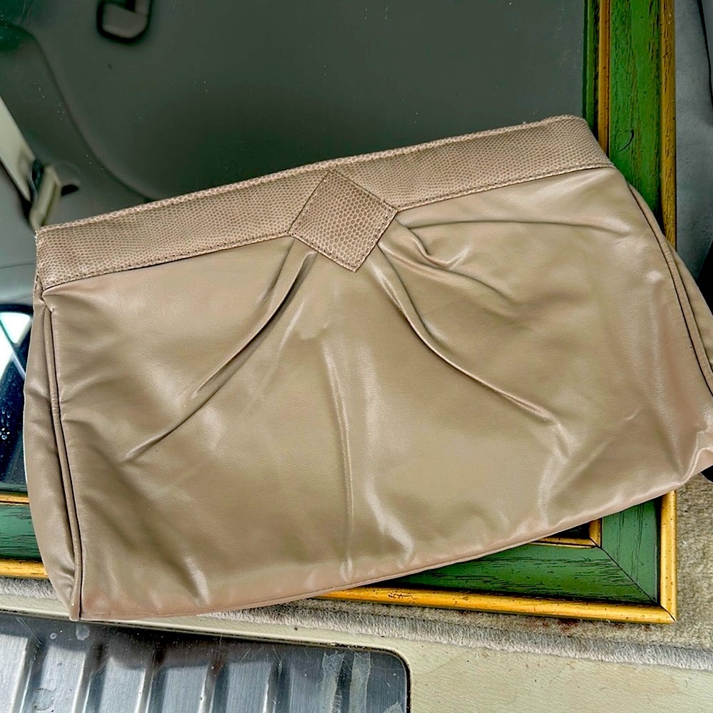 Elegant Vintage neutral hinged modern 1970s Taupe Clutch